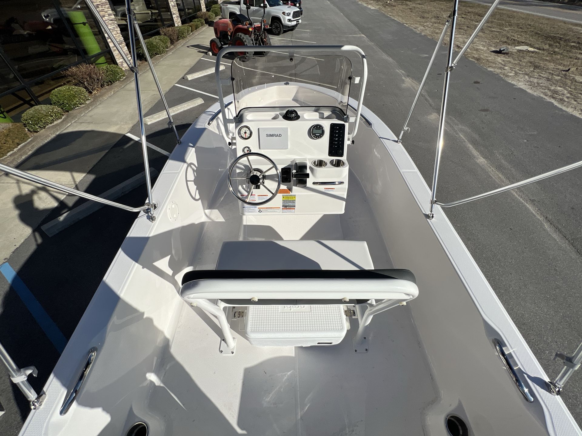 2025 Robalo 160 CC — photo 17 view