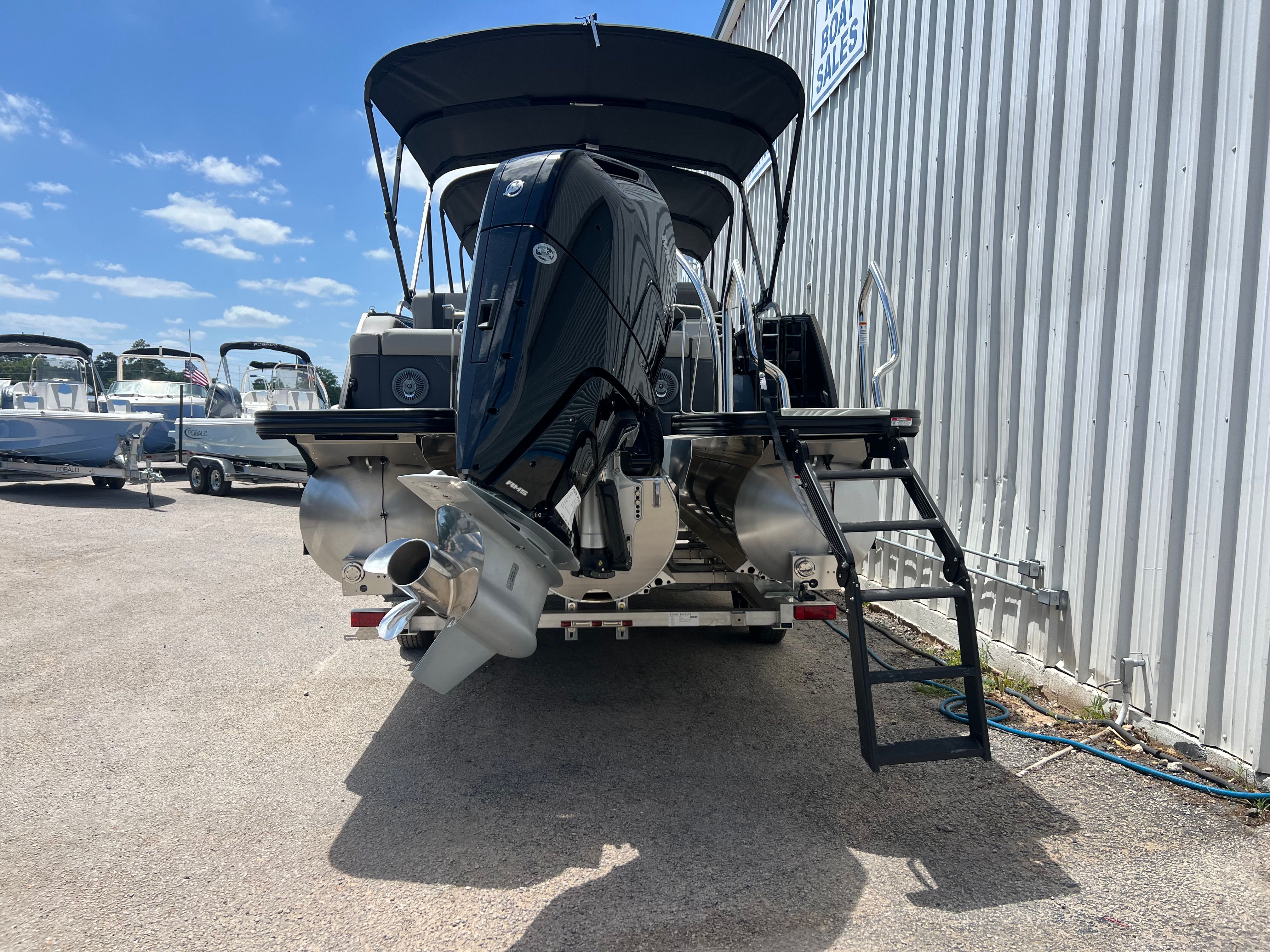 2025 Barletta Lusso L25UC — photo 12 view