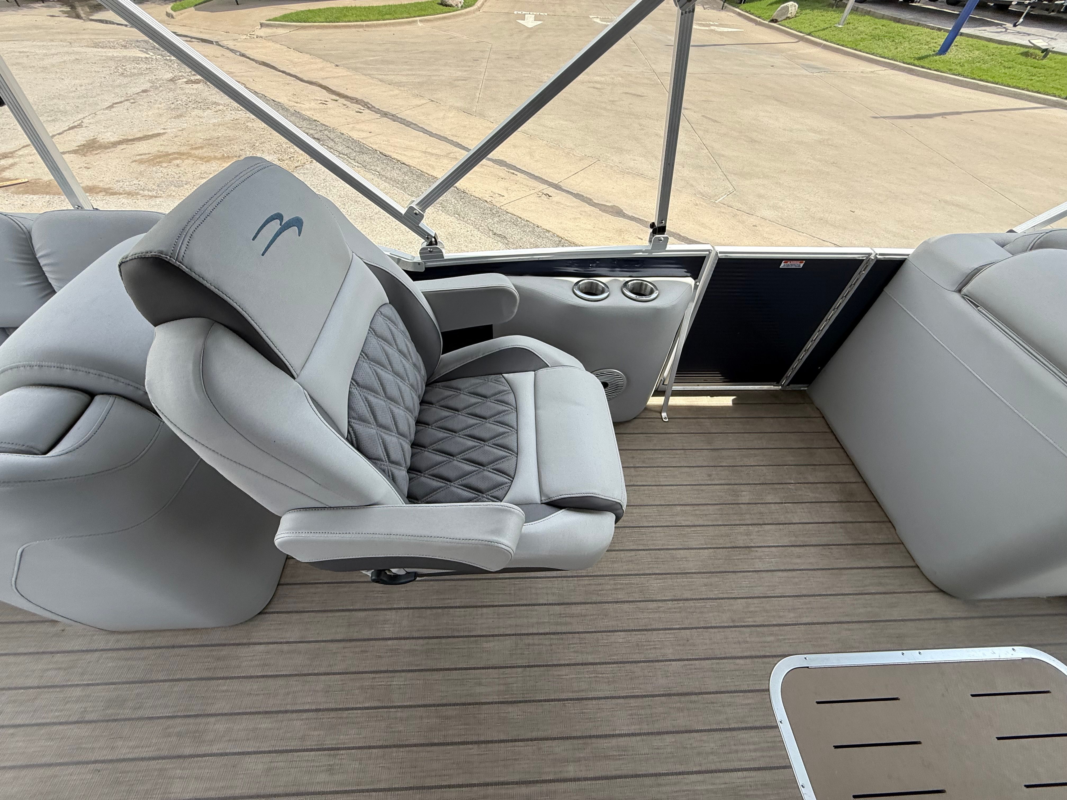 2020 Bennington 23 RFB — photo 16 view