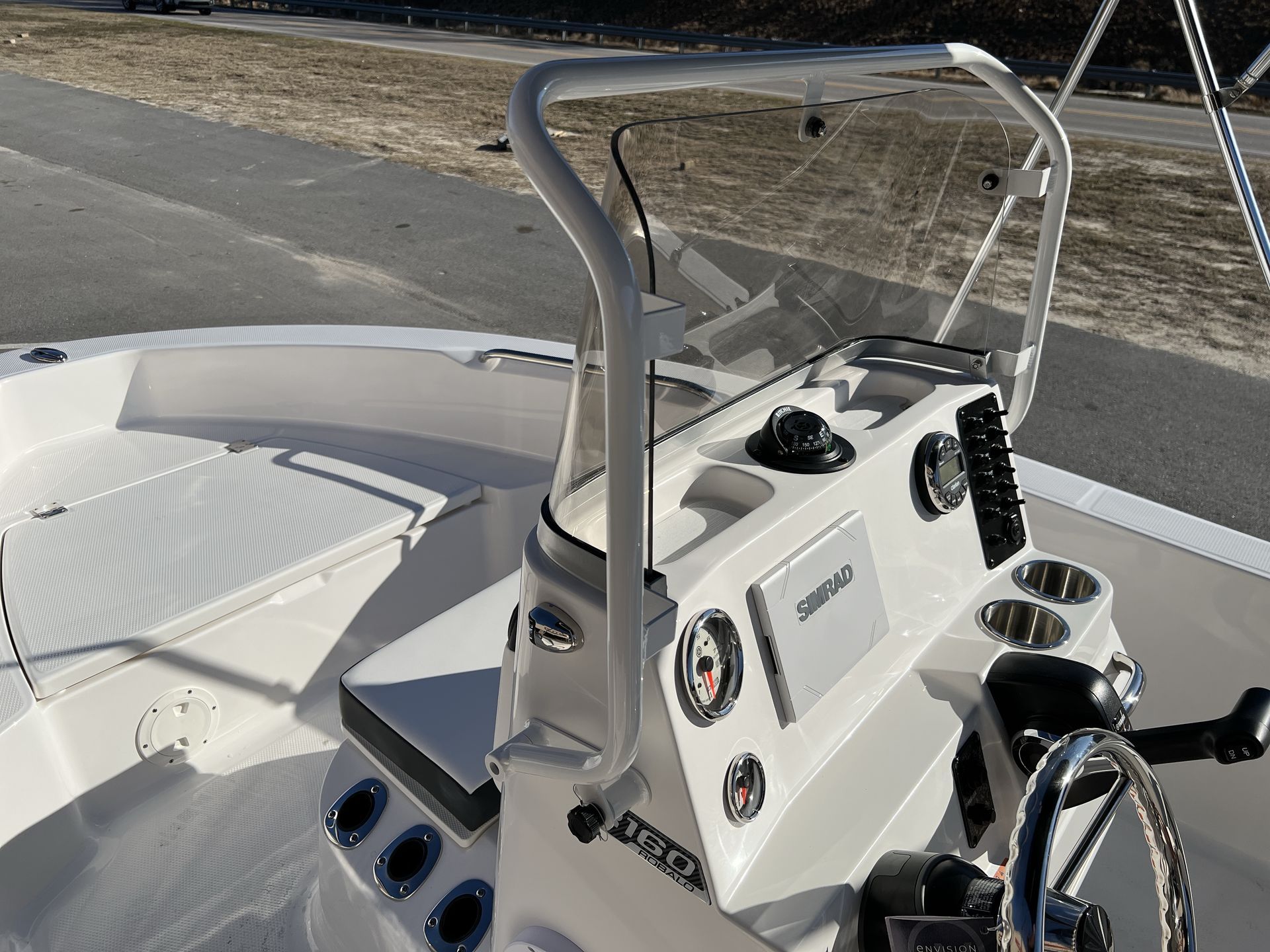2025 Robalo 160 CC — photo 12 view