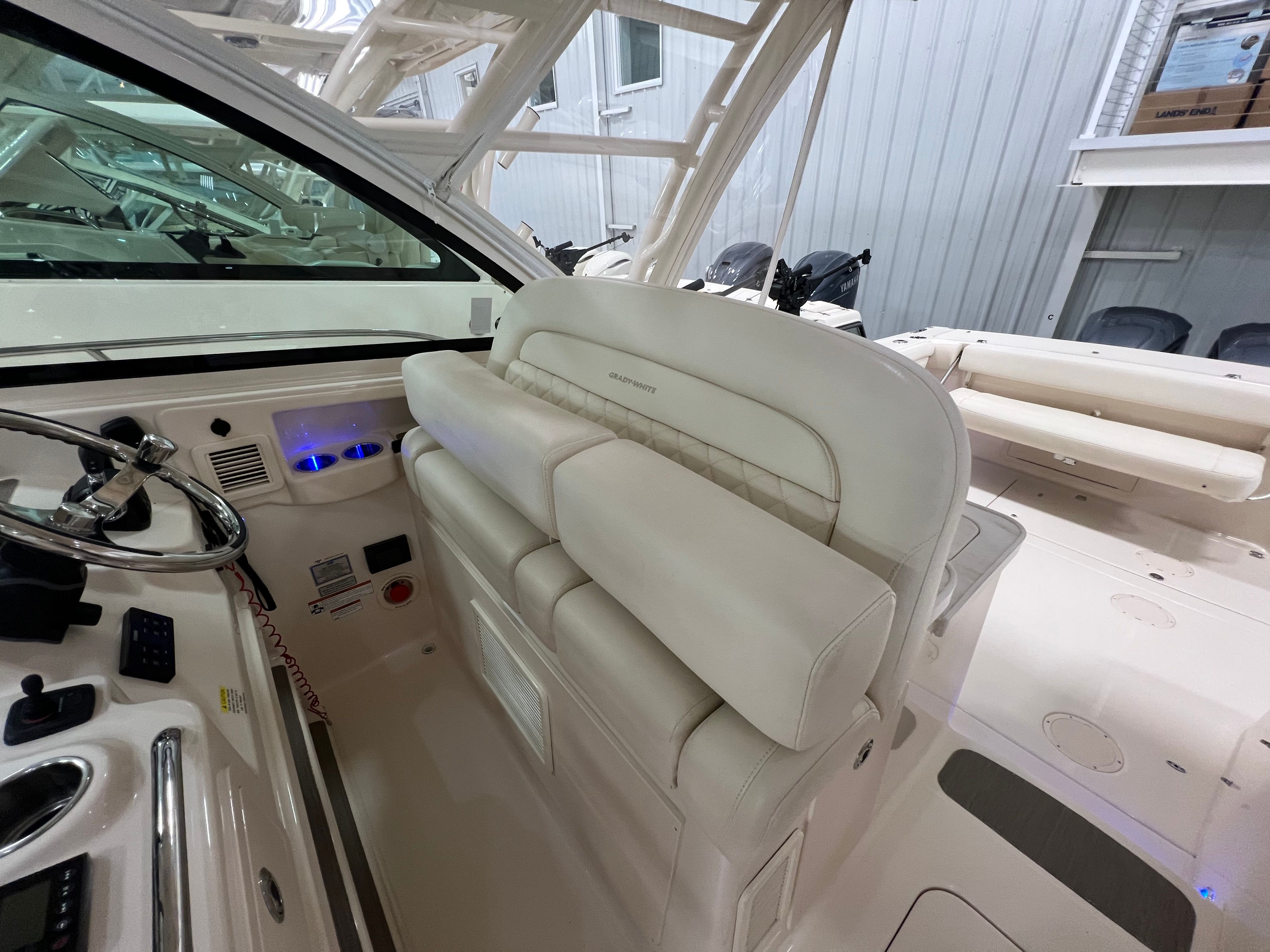 2020 Grady white Freedom 375 — photo 26 view