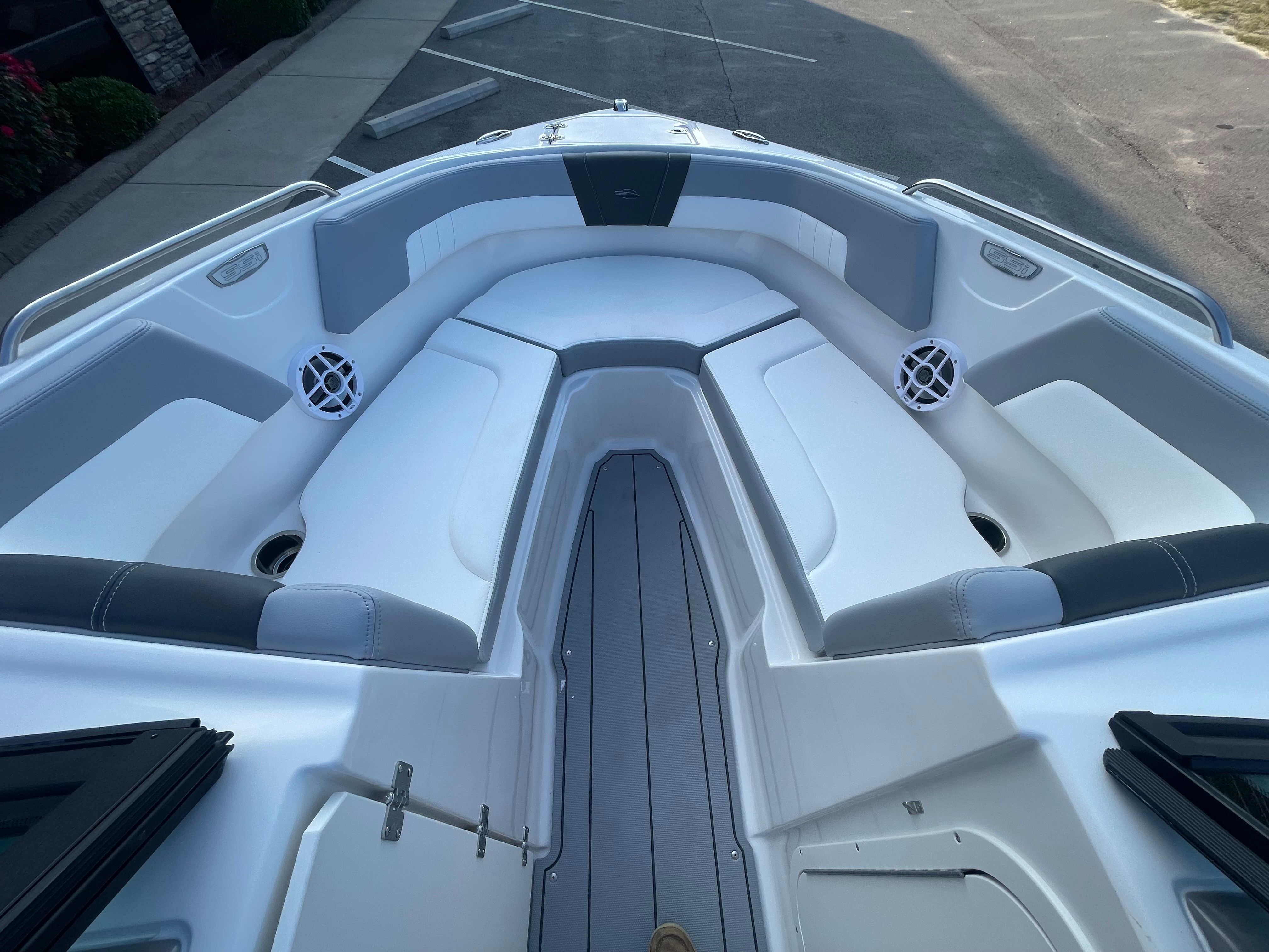 2025 Chaparral 23 SSI - Photo 11