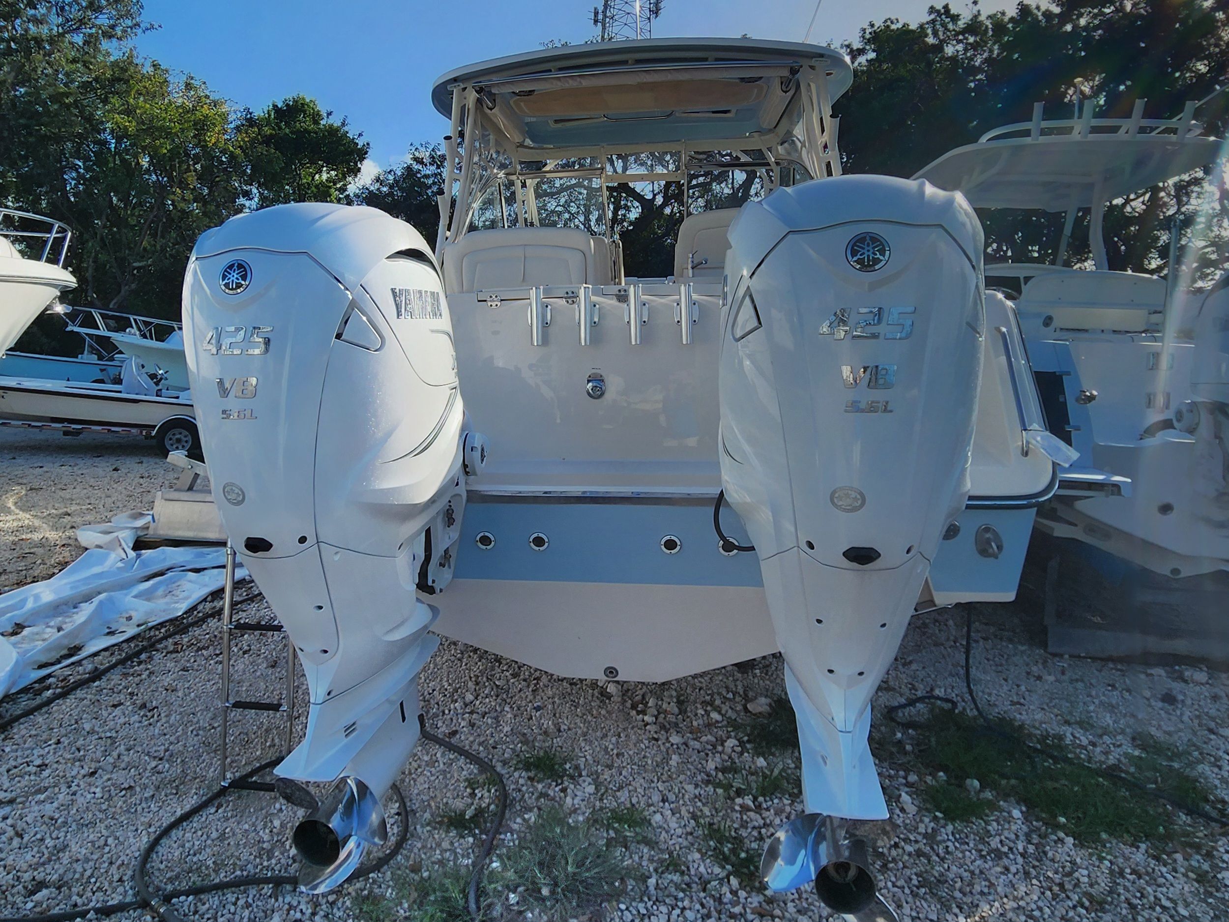 2021 Grady white Freedom 335 — side profile view