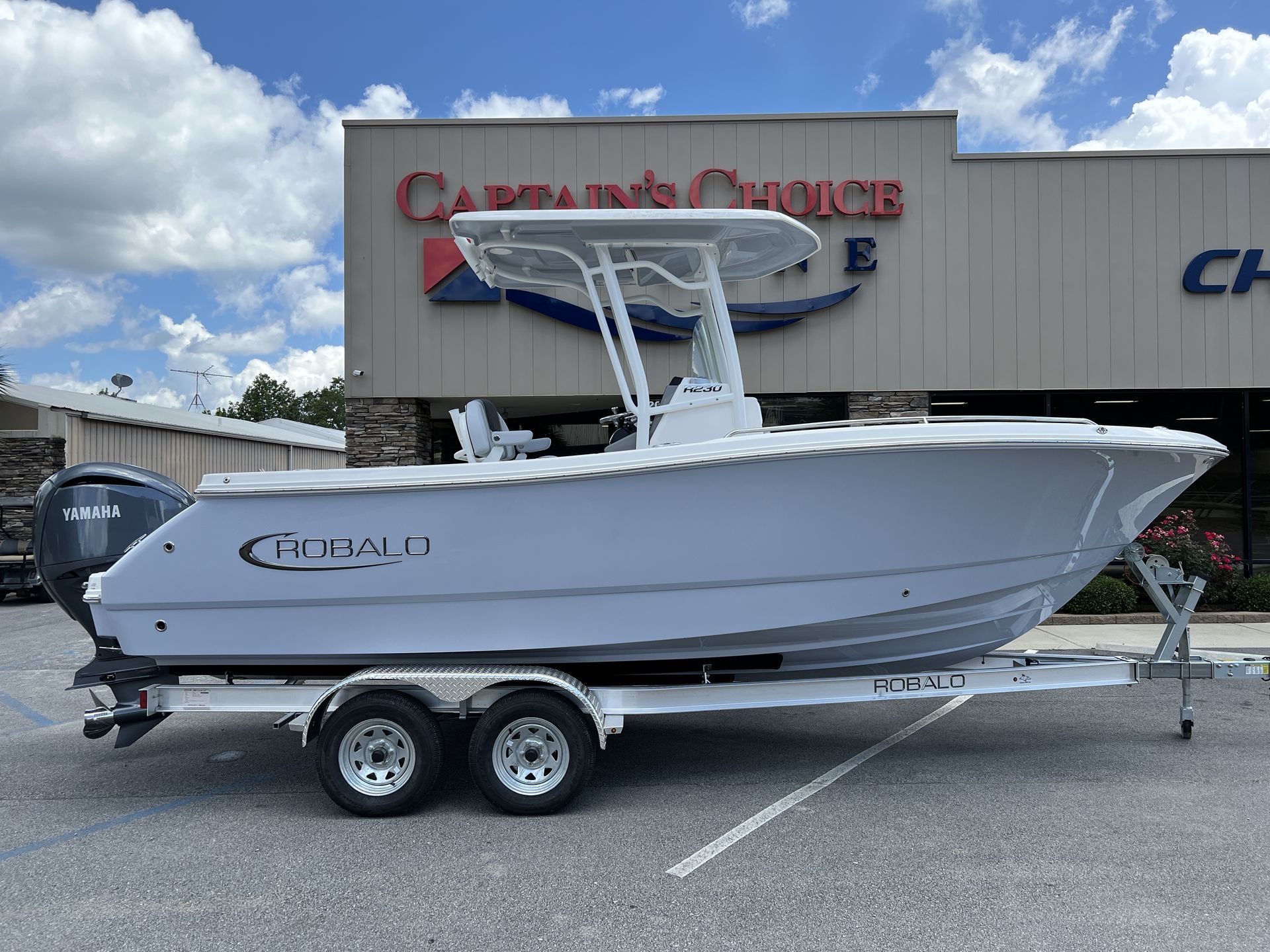 2025 Robalo 230 CC - Photo 3