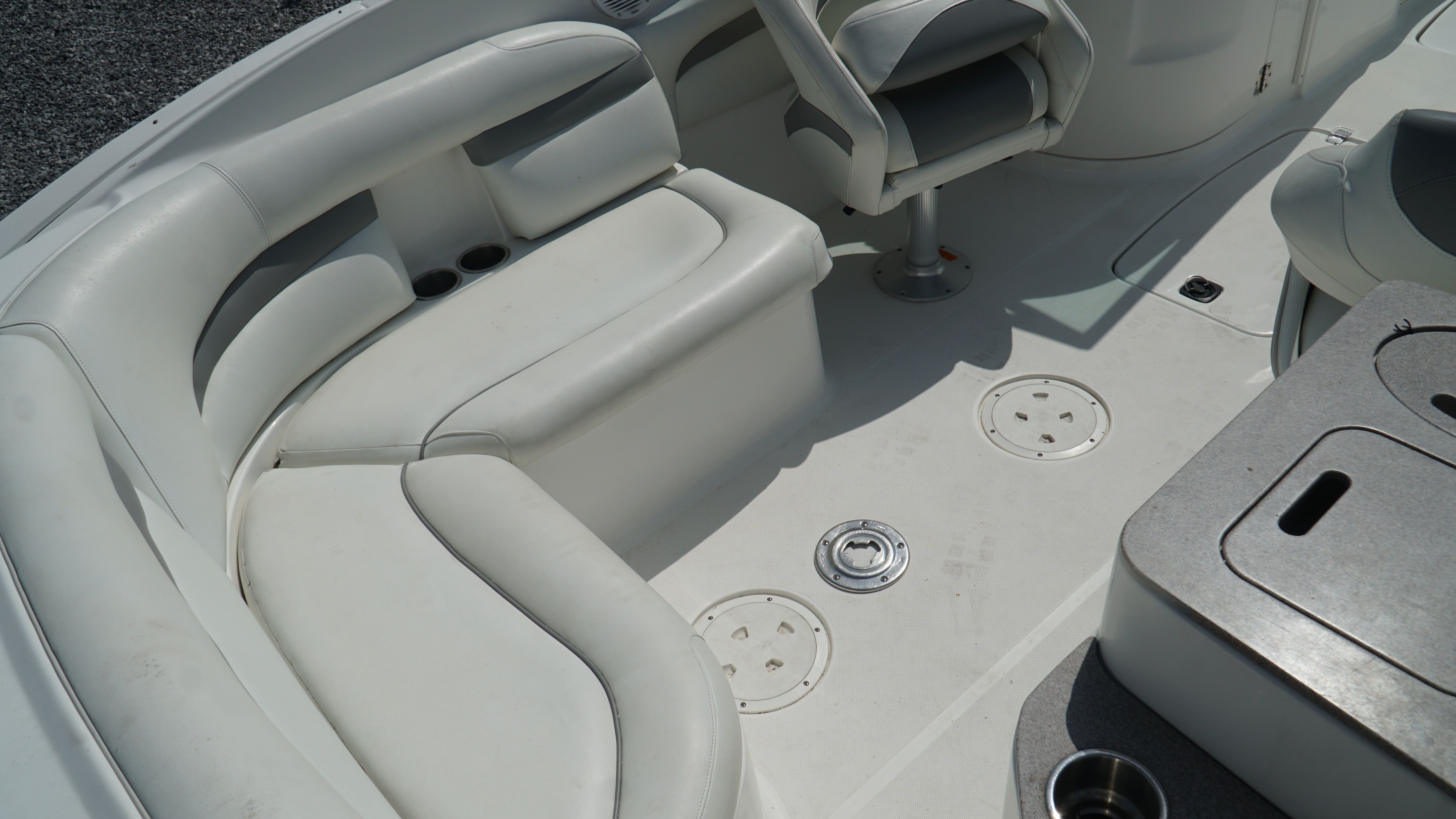 2015 Hurricane Sundeck 2400 OB - Photo 12