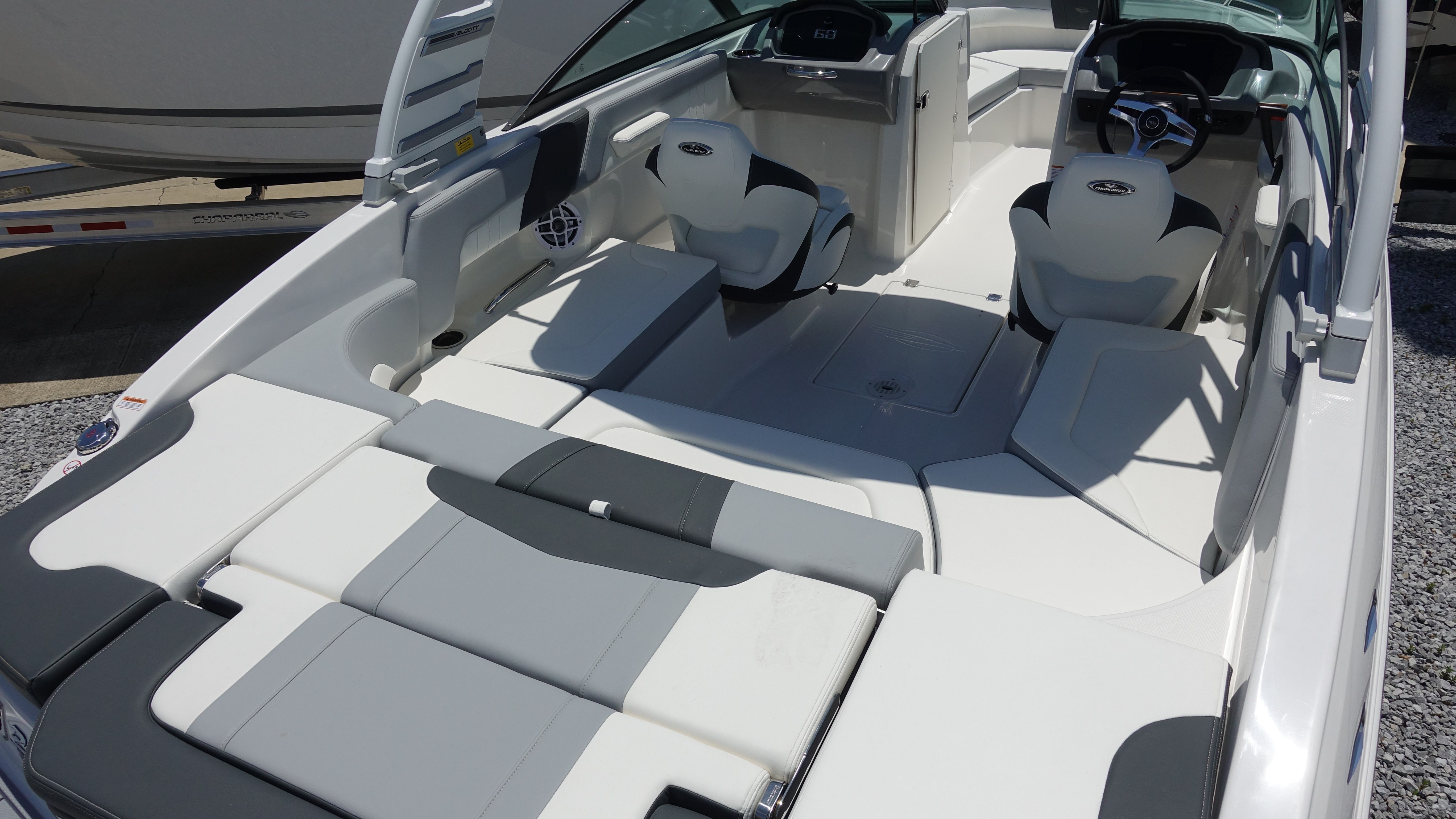 2025 Chaparral 23 SSI OB - Photo 14