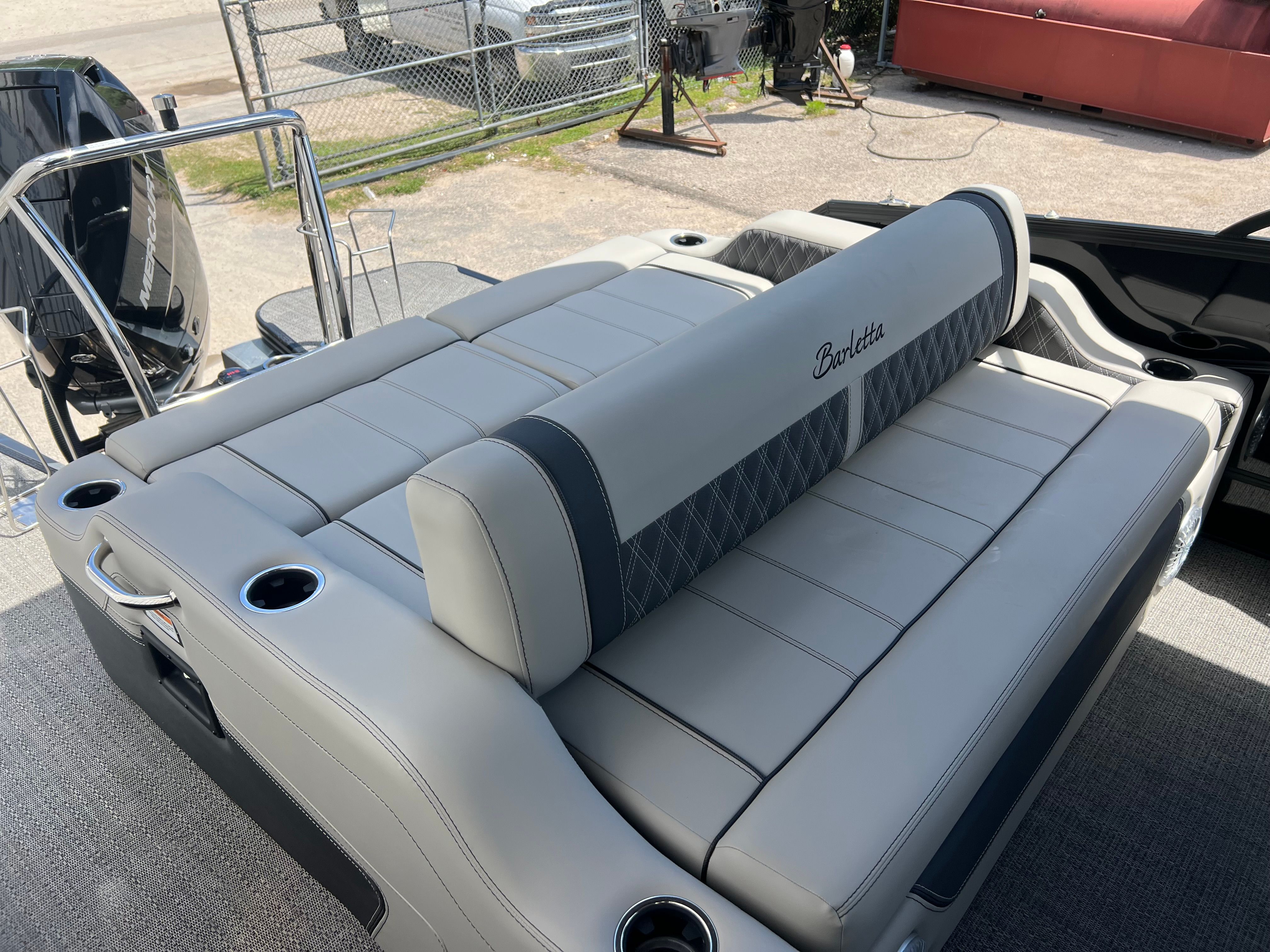 2025 Barletta Lusso L25UC — photo 26 view