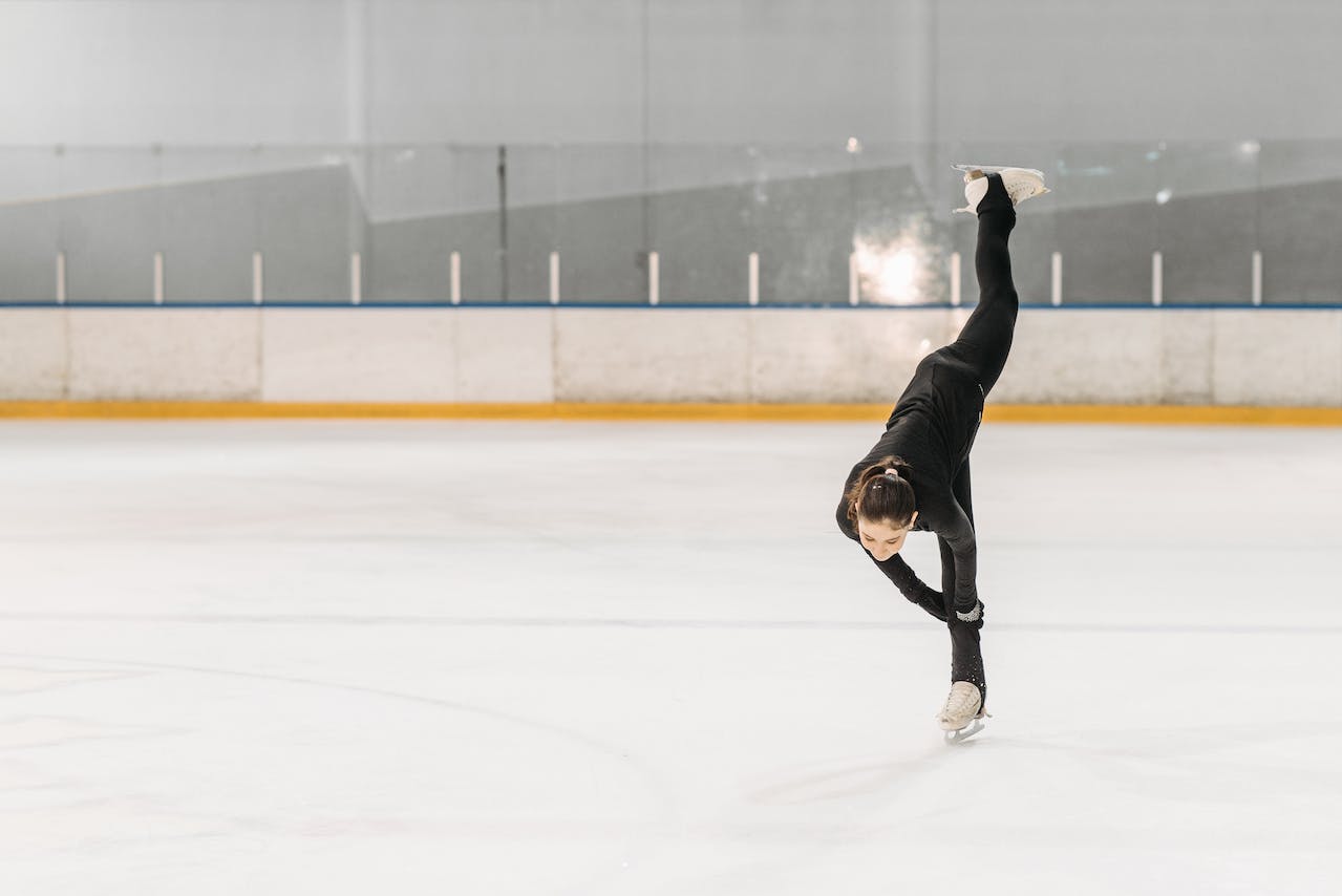 Padded Ice Skating Gloves - Keep Hands Dry, Warm, and Protected