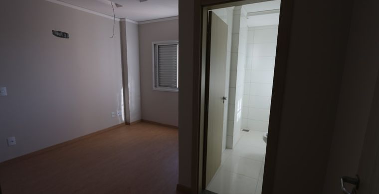 Apartamento em Toledo-PR no bairro Vila Industrial  - Borges de Medeiros, 2039, 4º Pavimento/ Ap 34 (frente)