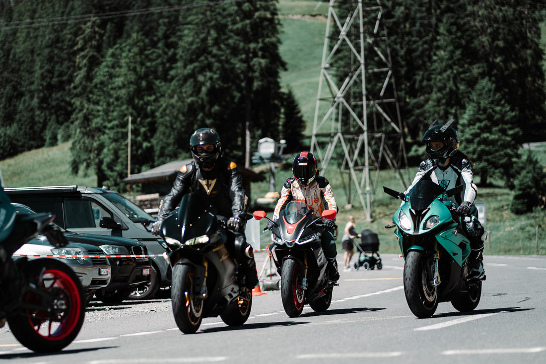 Ankunft auf dem Glaubenberg nach dem Rideout vom POLO Store Oftringen (Bild: Samuel Eggenschwiler) Ankunft auf dem Glaubenberg nach dem Rideout vom POLO Store Oftringen (Bild: Samuel Eggenschwiler)
