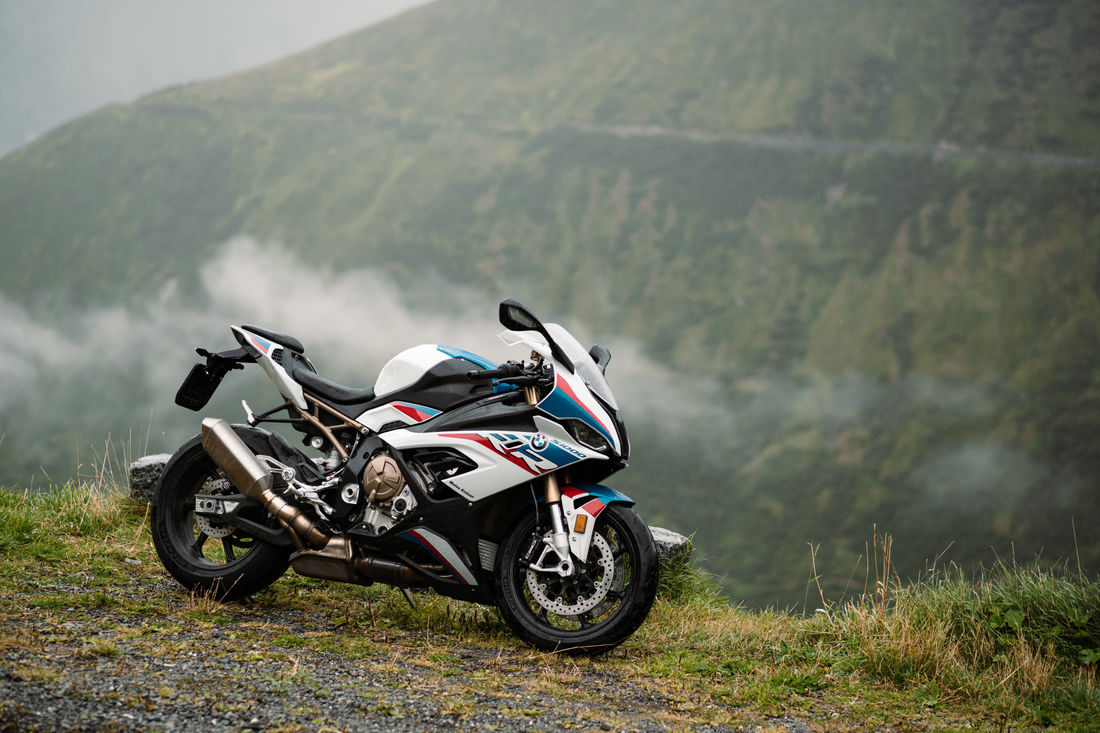 Die Aussicht, trotz schlechtem Wetter, ein Traum und das liegt nicht nur am Bike.(Foto: Sam Eggenschwiler) Die Aussicht, trotz schlechtem Wetter, ein Traum und das liegt nicht nur am Bike.(Foto: Sam Eggenschwiler)