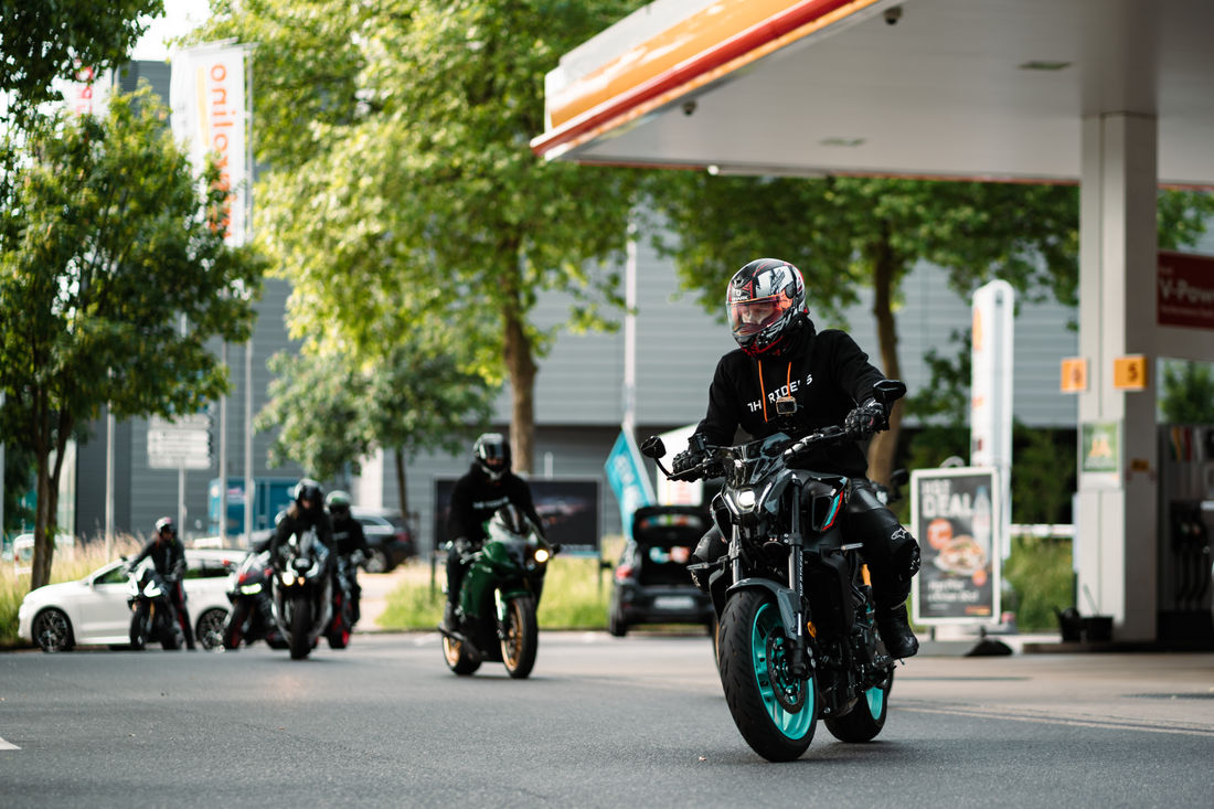 Riders-Ambassador Jeremy mit der MT-09 vor der Pässetour (Foto: Samuel Eggenschwiler)