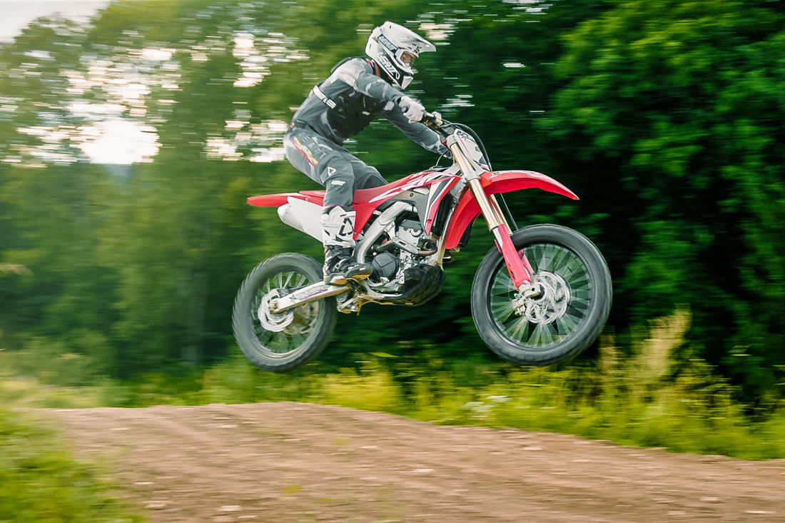 Sprünge sind beim Motocross nicht nur für den Zuschauer ein Highlight.