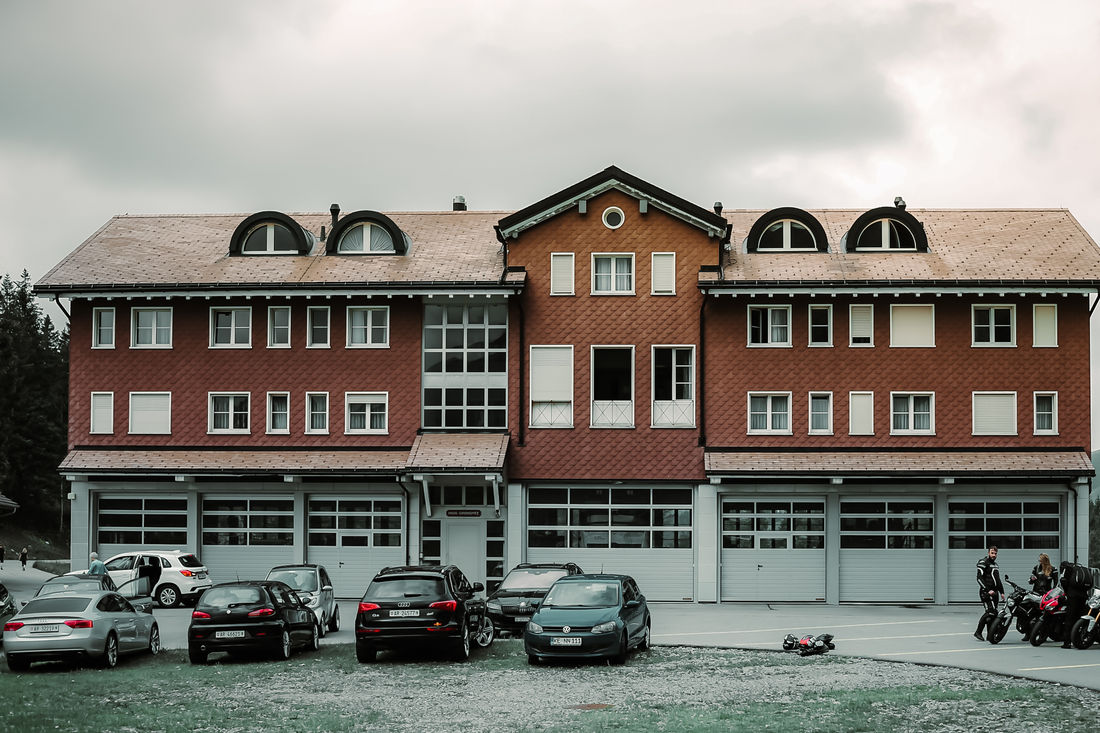 Das Gasthaus Passhöhe bietet eine nostalgische Atmosphäre (Foto: Jeremy Albrecht) Das Gasthaus Passhöhe bietet eine nostalgische Atmosphäre (Foto: Jeremy Albrecht)