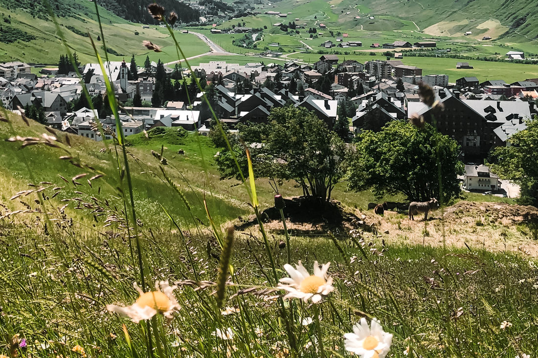 Die Passstrasse verbindet die Gemeinden Andermatt und Sedrun. (Foto: Rado Mihajlovic)