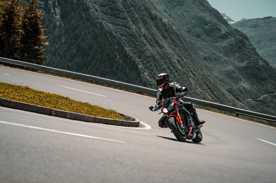 Auch Rado geniesst regelmässig die Überfahrt über den Oberalppass.