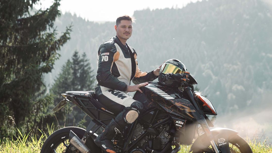 Dani nimmt euch mit in die Motorrad Offroad Welt von The Riders