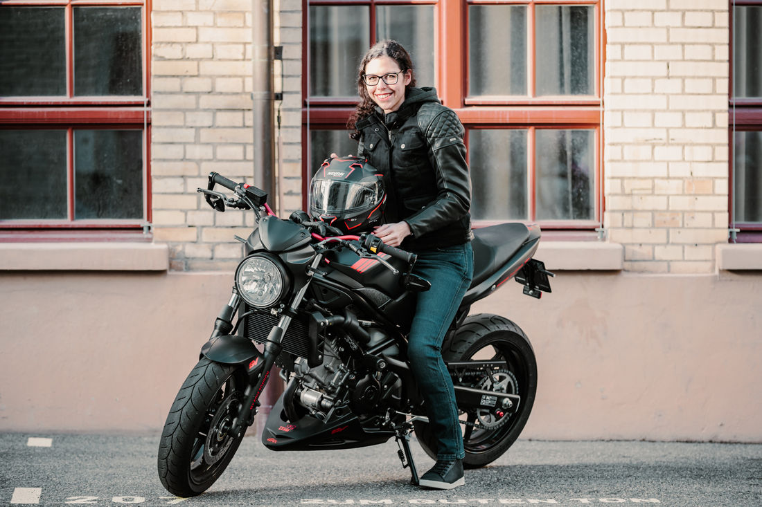 So macht Motorrad-Lifestyle Freude: Mit Jeans und Lederjacke sicher unterwegs So macht Motorrad-Lifestyle Freude: Mit Jeans und Lederjacke sicher unterwegs