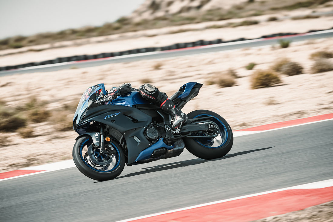 Die Rennstrecke steht der R7 gut. (Yamaha Motor Europe) Die Rennstrecke steht der R7 gut. (Yamaha Motor Europe)