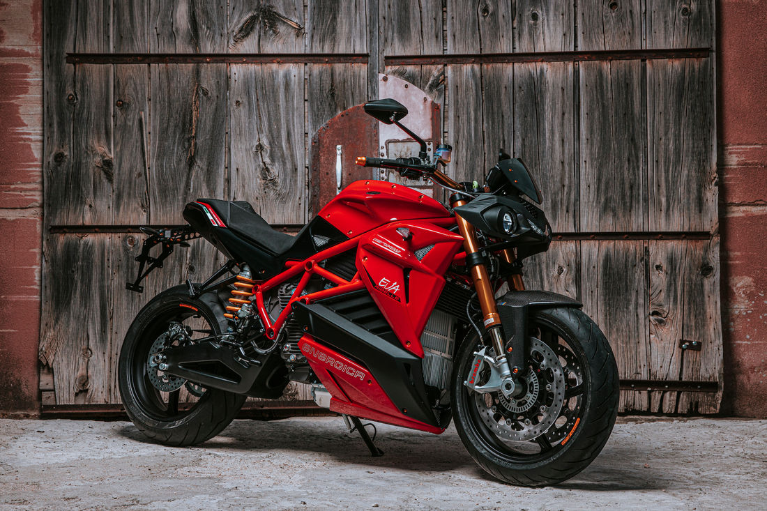 Das Elektromotorrad hat laut dem Hersteller Energica eine Reichweite (kombiniert) von 230 Kilometern Das Elektromotorrad hat laut dem Hersteller Energica eine Reichweite (kombiniert) von 230 Kilometern