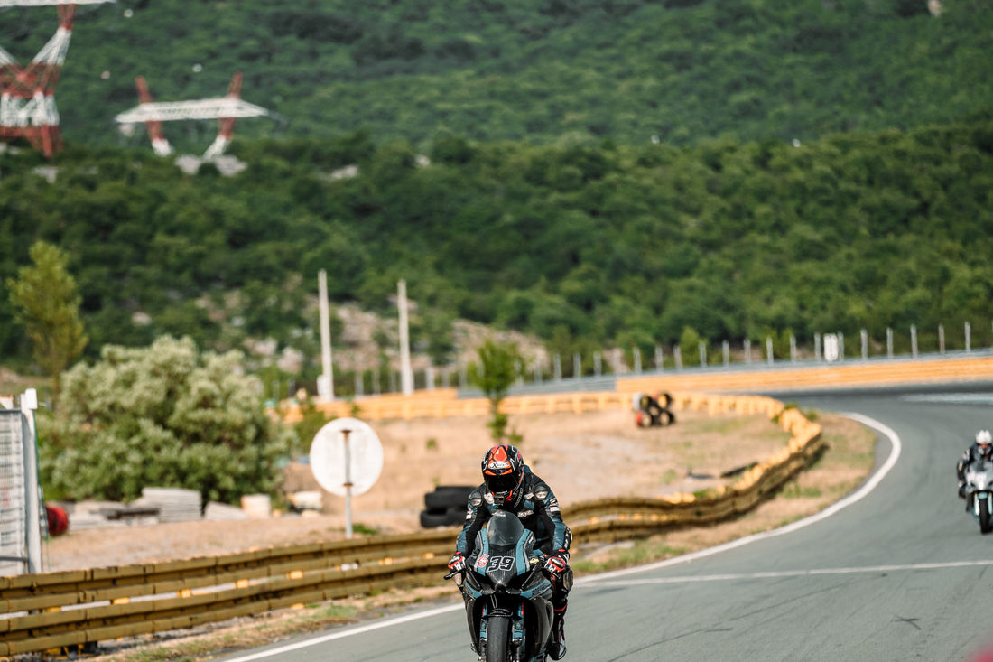 Auch Raptik ist auf der Rennstrecke in Rijeka anzutreffen. (Foto by: Manuel Schneuwly)
