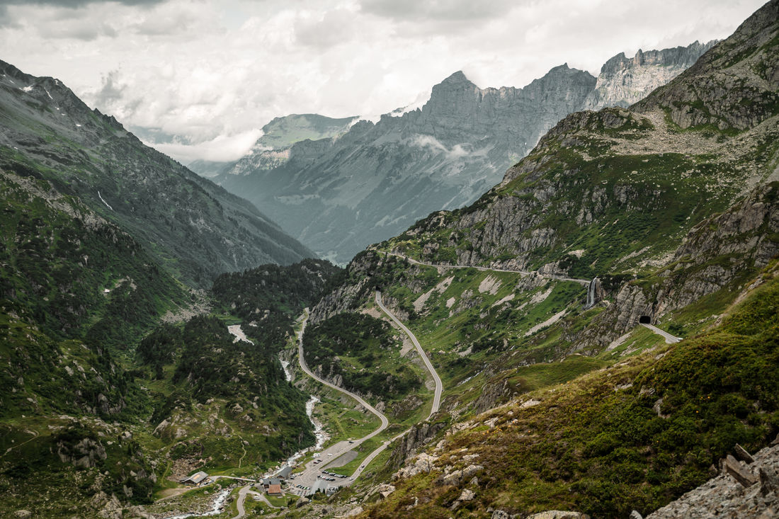 Schöne Aussichten auf der Westseite des Sustenpasses - (Foto: Patrick Köhli)