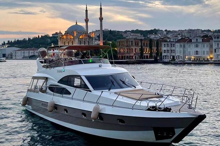 Istanbul Bosphorus Private Yacht Tour 