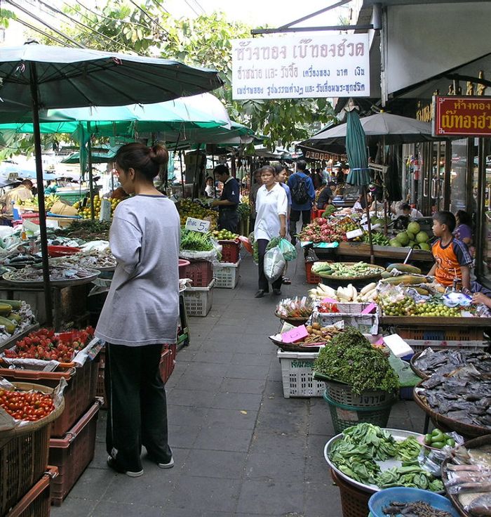 Talad Kao Chao