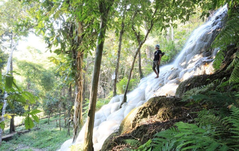 Chiang Mai Doi Suthep Temple & Sticky Waterfall Tour              