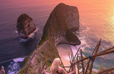 Instagram spot Kelingking Beach, Nusa Penida