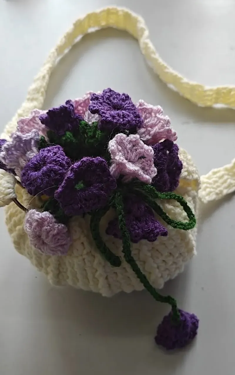 Cream Crochet Drawstring Bag — photo 1 of 2