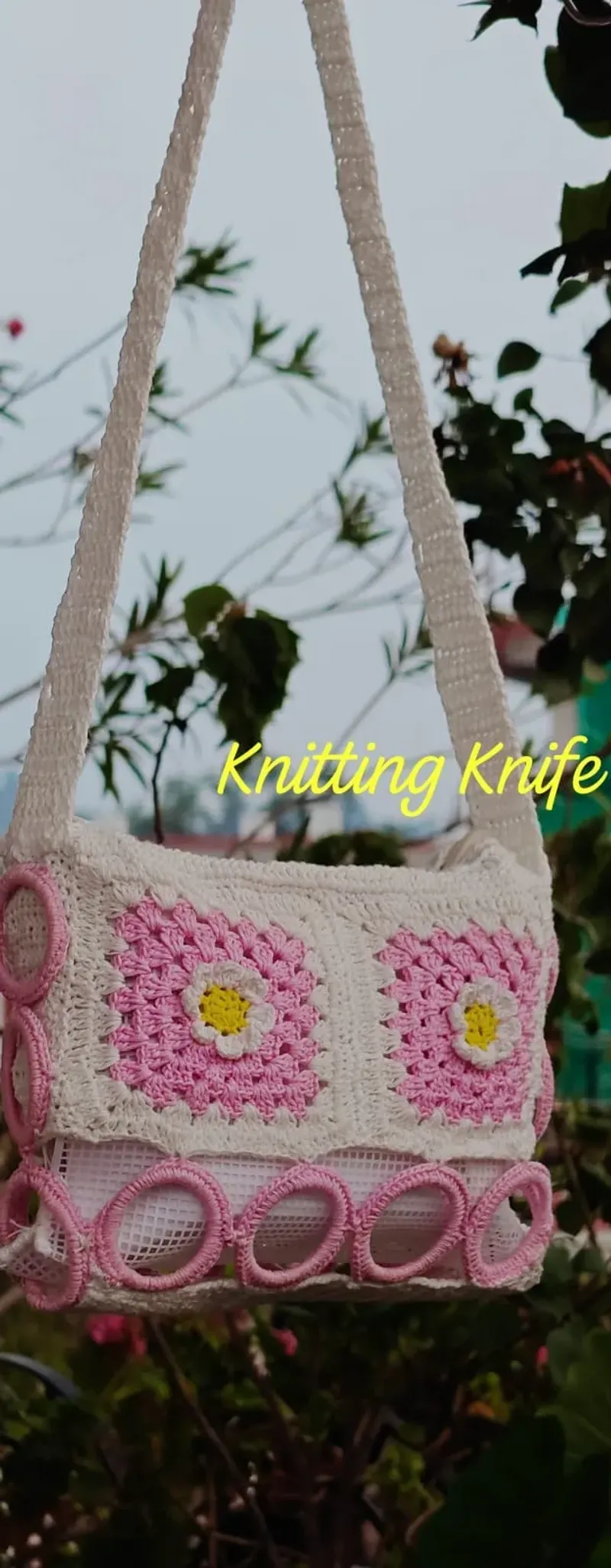 Pink Crochet Daisy Shoulder Bag