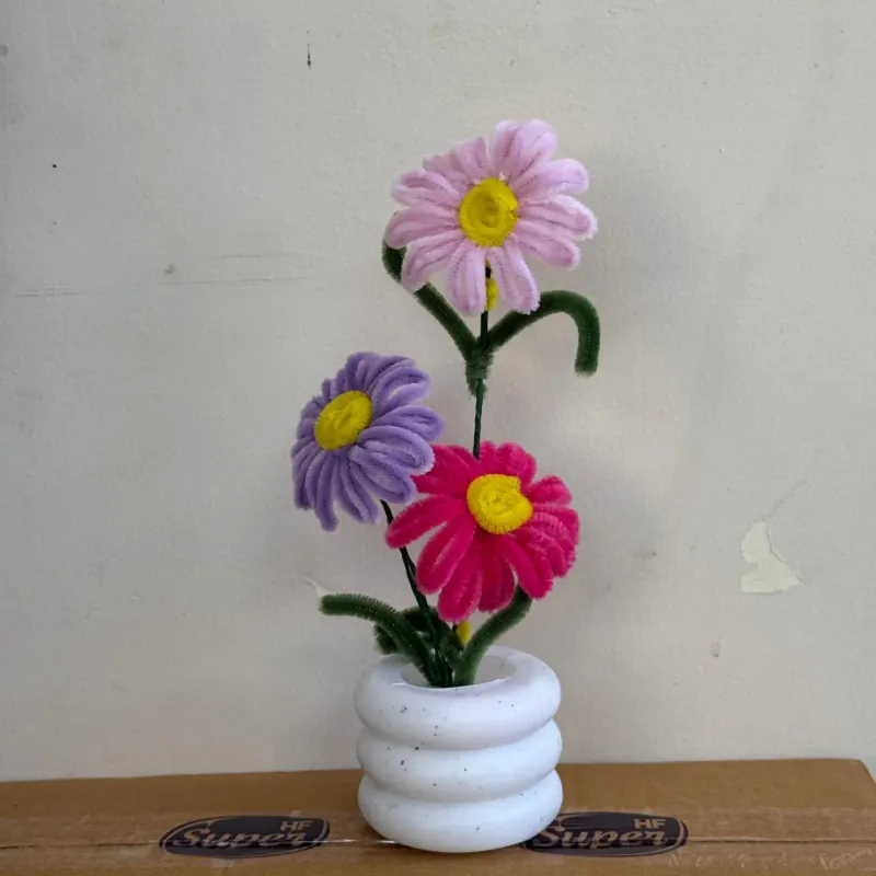 Pipe Cleaner Daisy Pot