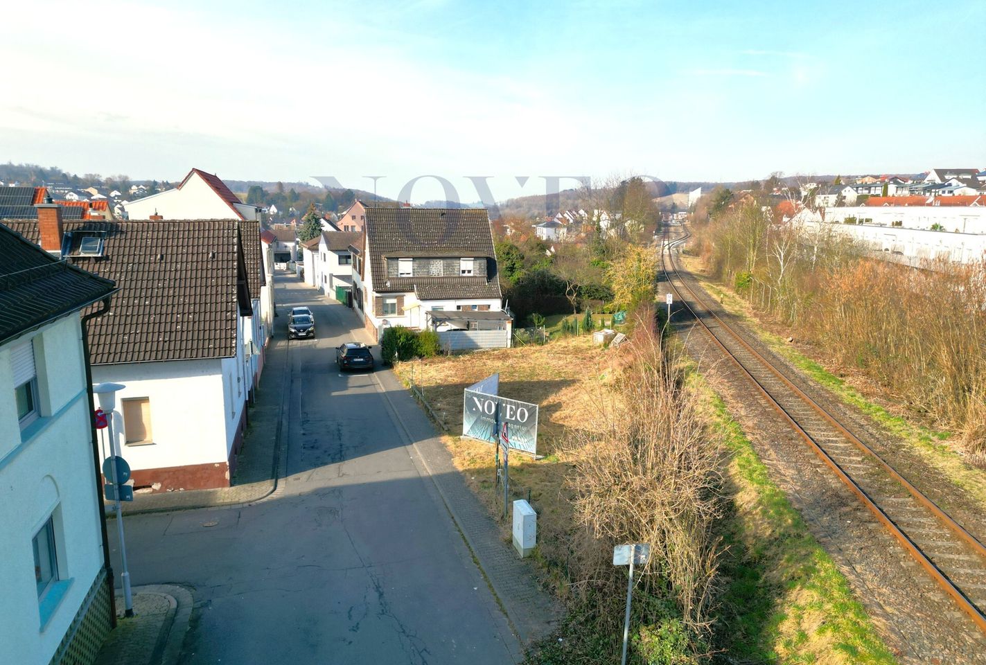 trotz Bahnschinen absolut ruhig gelegen