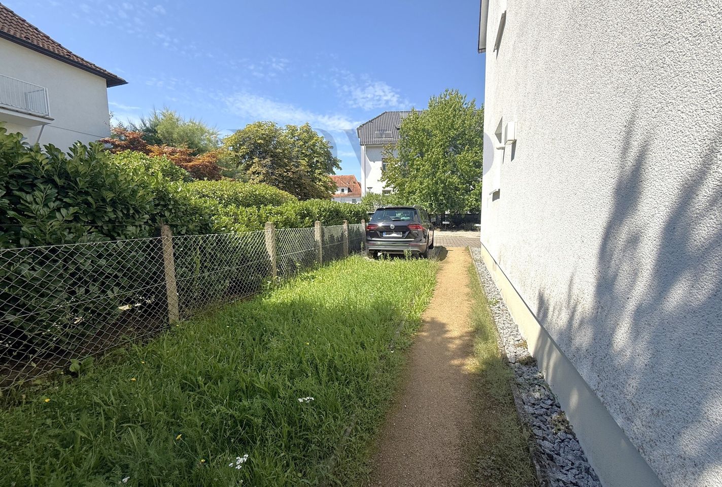 gepflegte Außenanlage