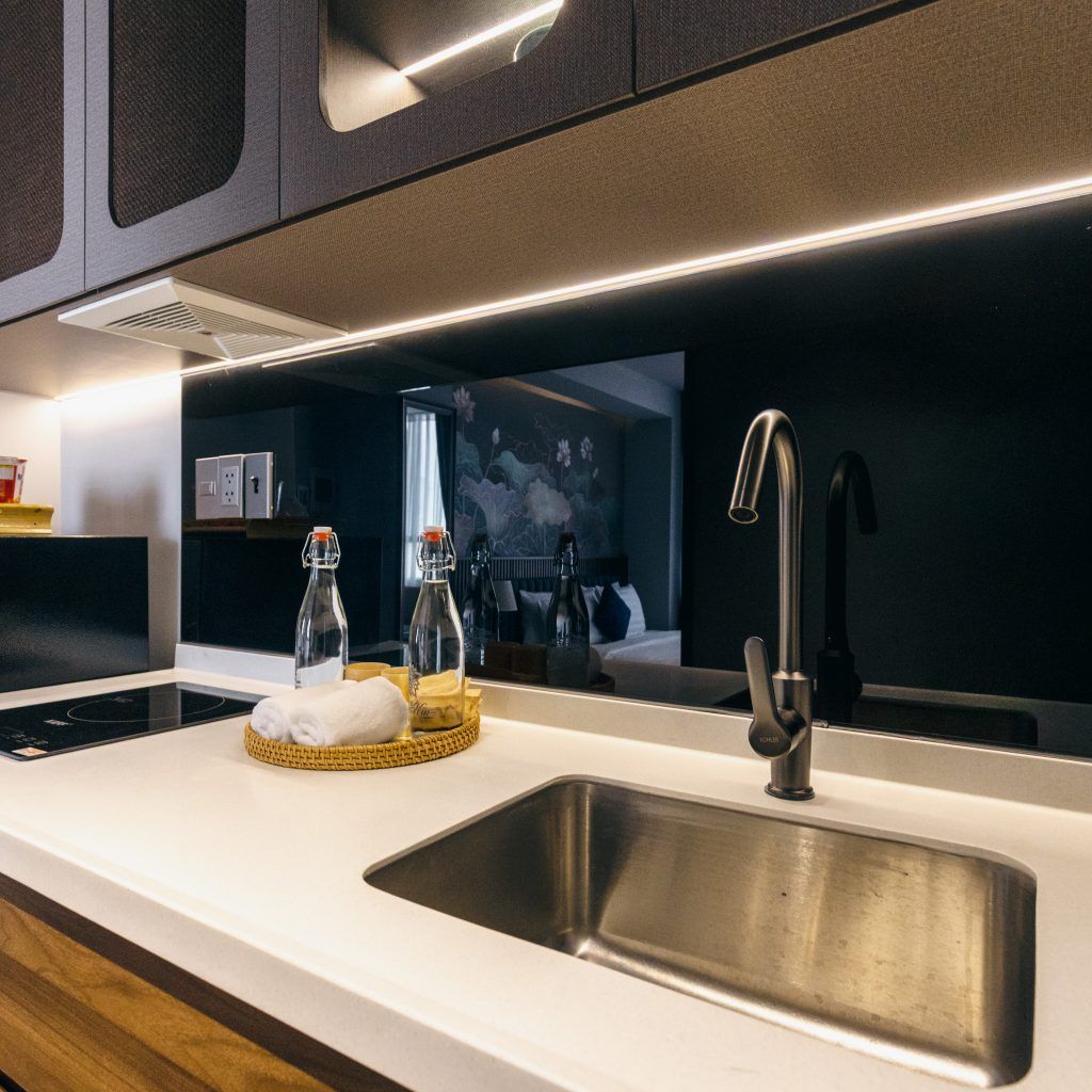 Panorama Suite with Balcony & Bathtub
