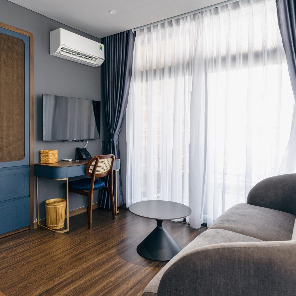 Panorama Suite with Balcony & Bathtub