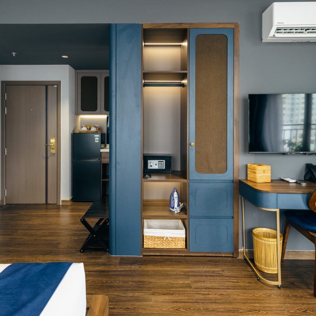 Panorama Suite with Balcony & Bathtub