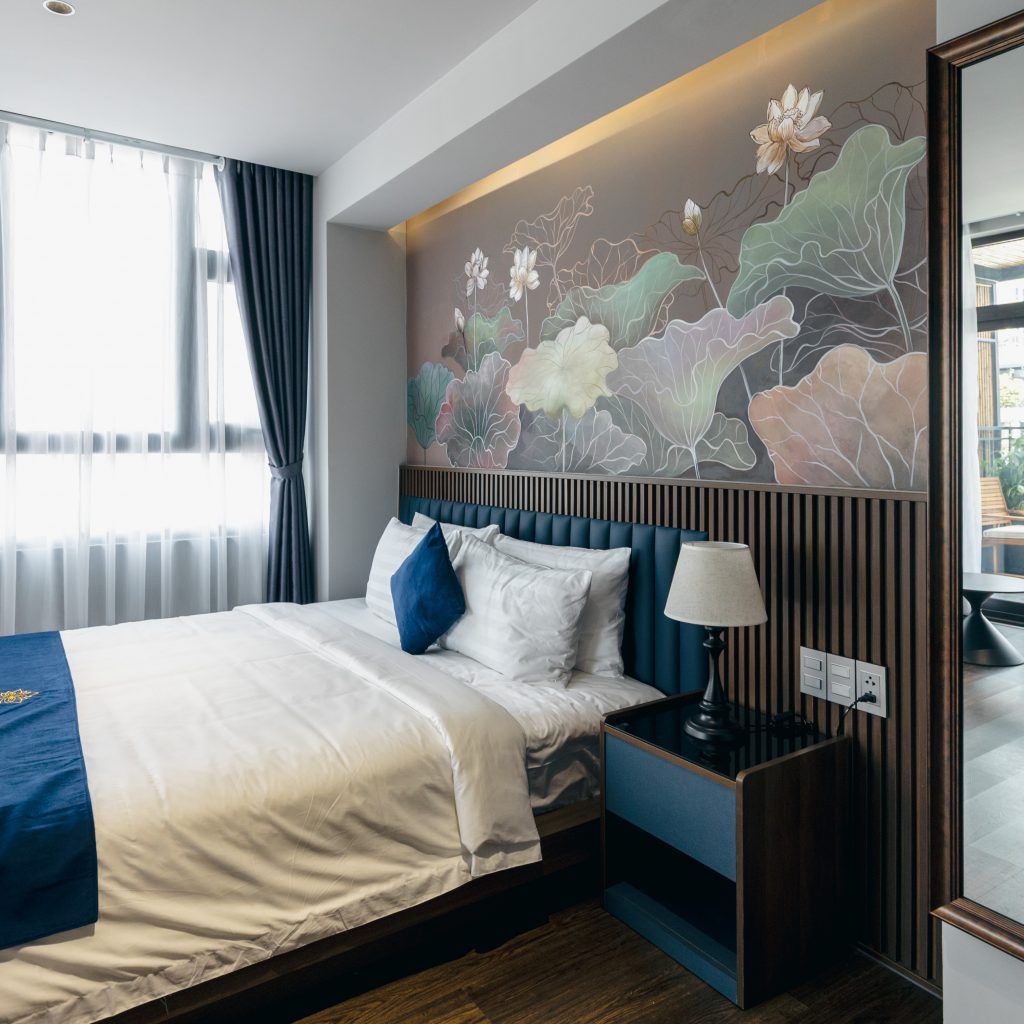 Panorama Suite with Balcony & Bathtub