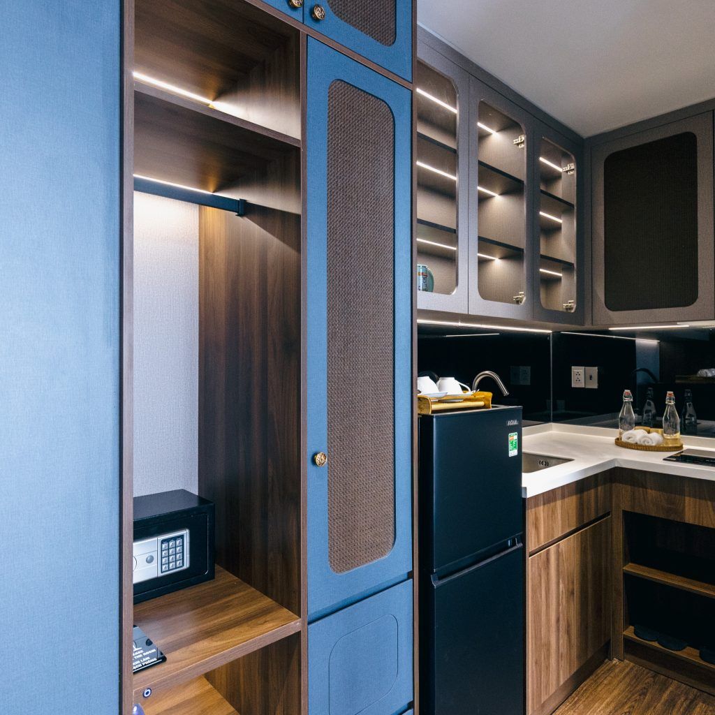 Executive Suite with Bathtub