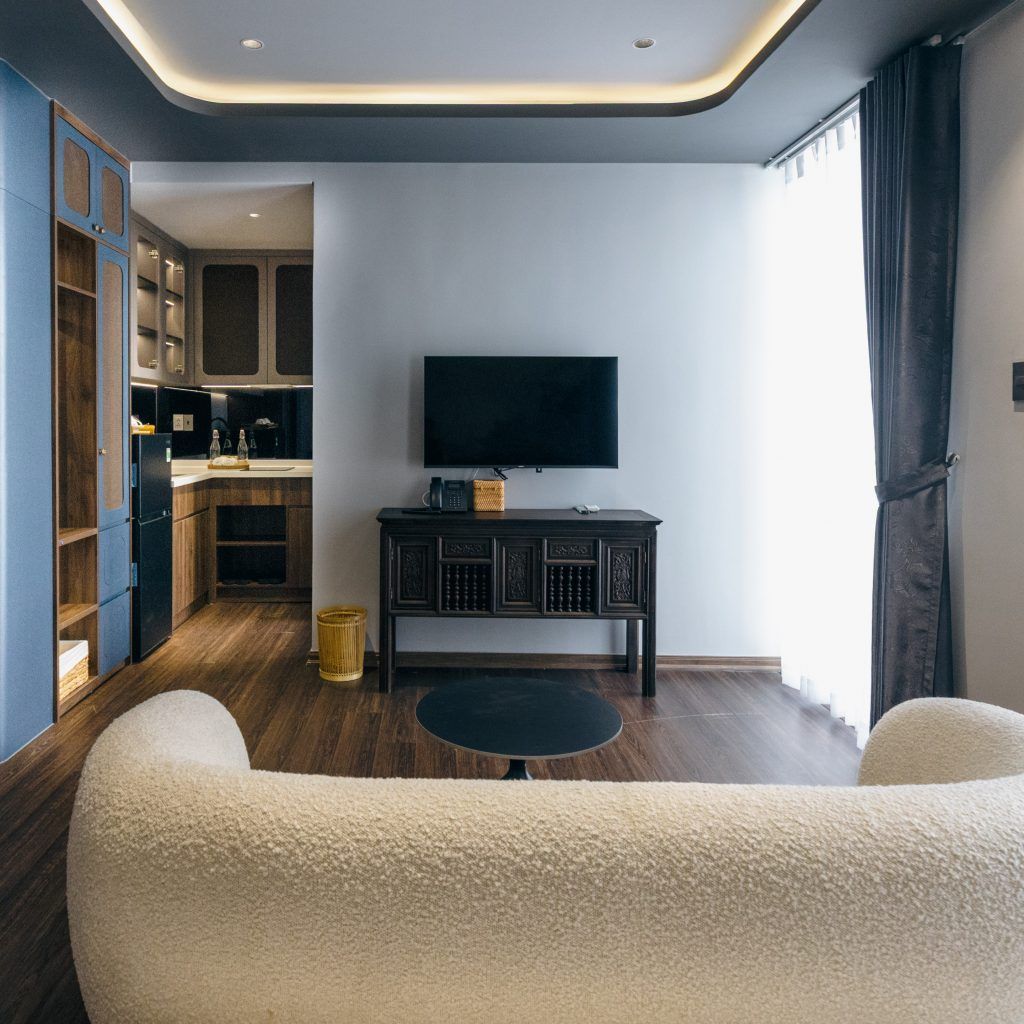 Executive Suite with Bathtub