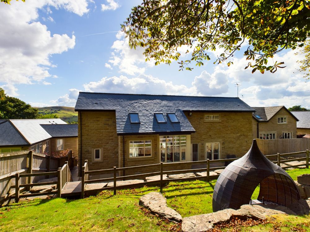 Property details 4 Bedroom Detached Grasscroft Heights, Grasscroft