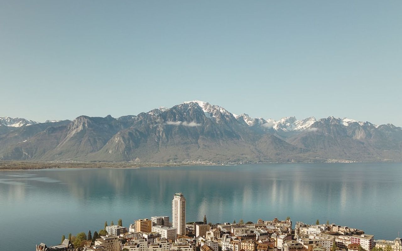 Homepage screenshot of montreuxriviera.com