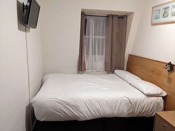 ChIJExrSkTgbdkgRxQFrWnv2goA_2_NUpjfgpxD.jpg