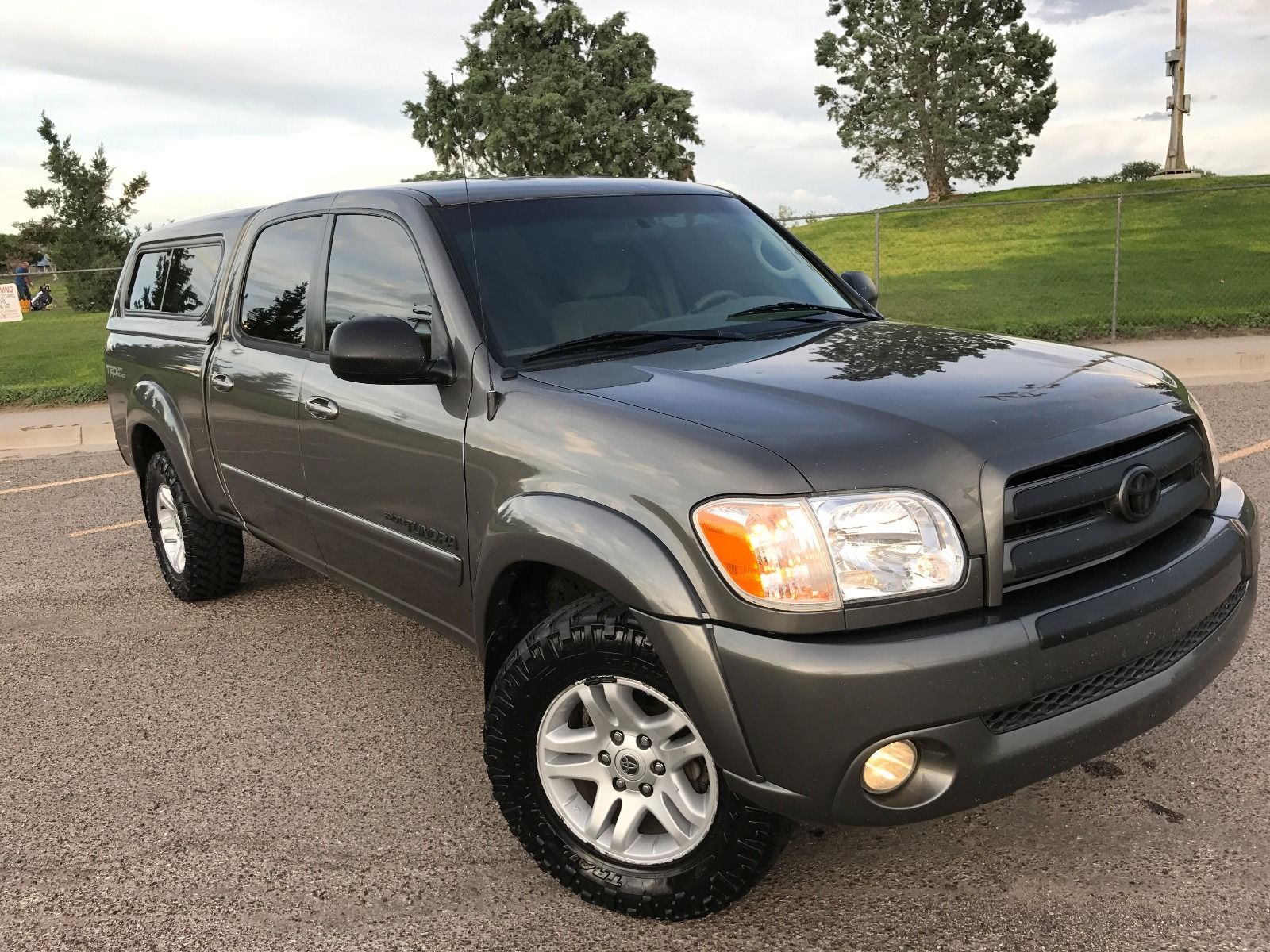 Extra camper shell 2005 Toyota Tundra trd 4×4 for sale