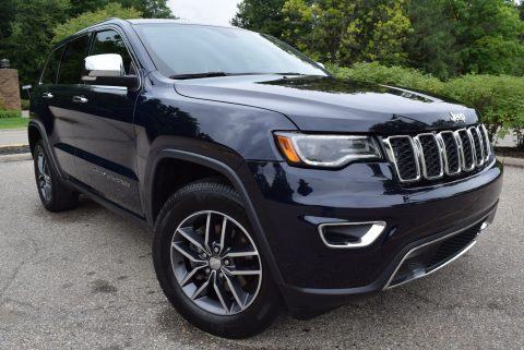 heavily optioned 2017 Jeep Grand Cherokee 4X4 for sale