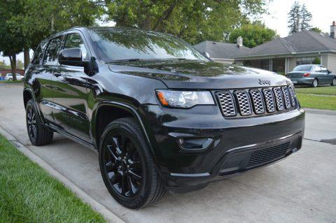 well equipped 2017 Jeep Grand Cherokee Altitude 4&#215;4 for sale