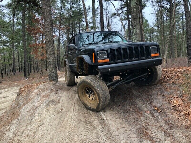 lifted 2000 Jeep Cherokee Sport 4×4