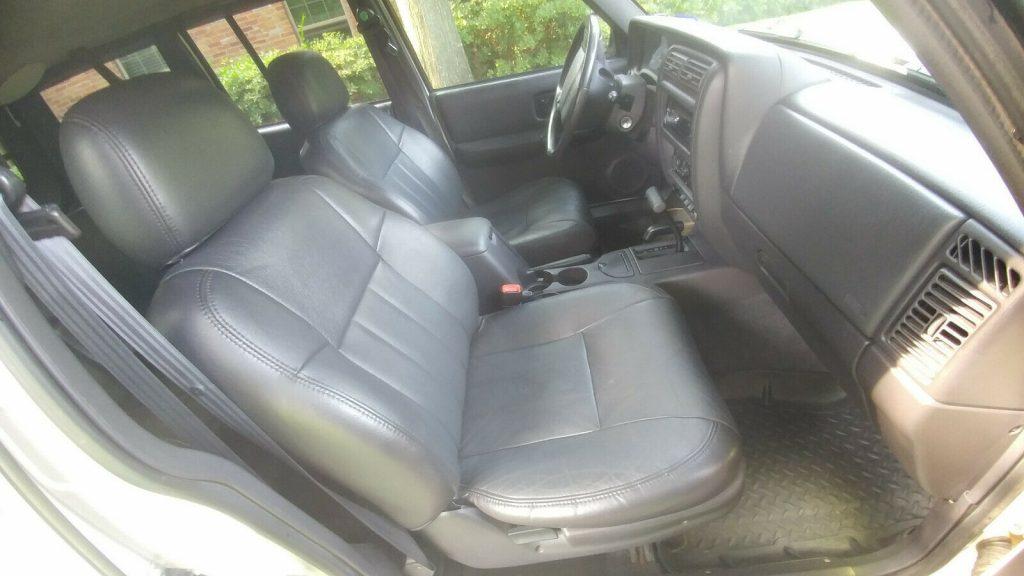 nice and clean 2001 Jeep Cherokee Sport 4×4