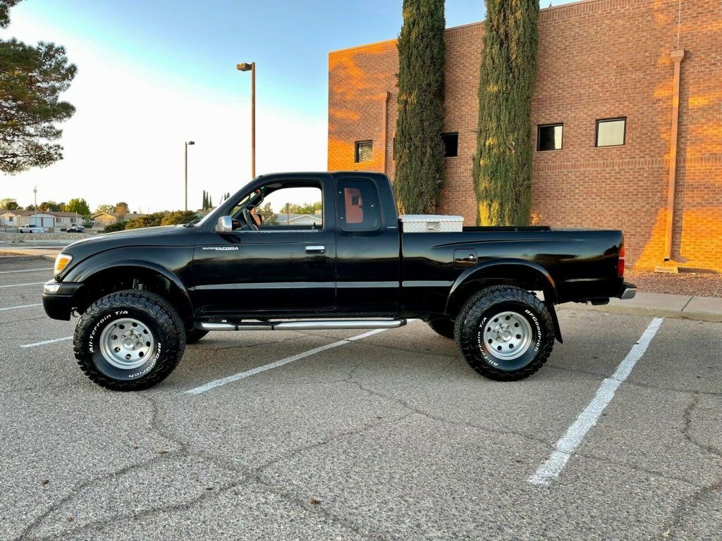 1999 Toyota Tacoma Limited 4×4 [well serviced original]